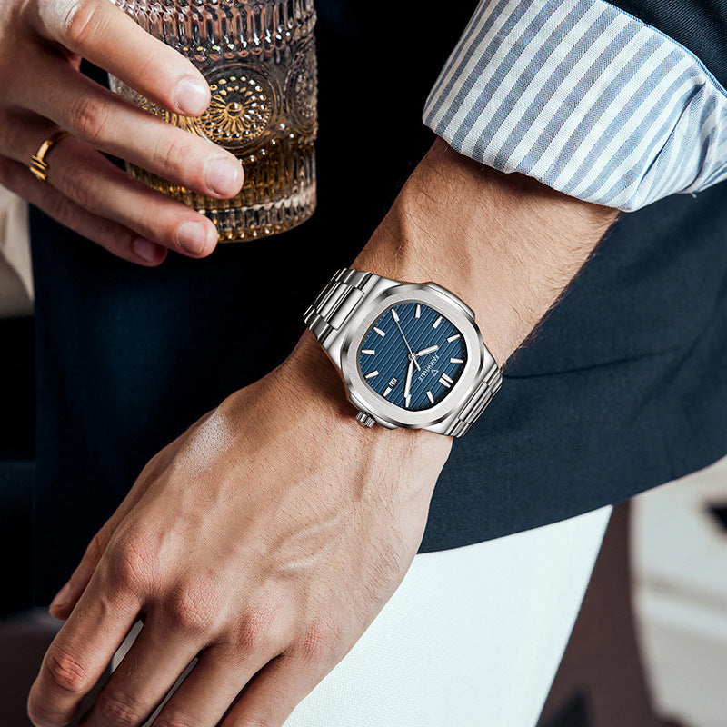 Détail du cadran élégant de la montre Legacy en acier inoxydable